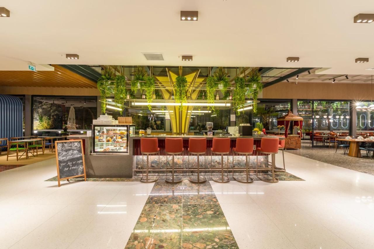 Mercure Trabzon Hotel Buitenkant foto The lobby of the hotel