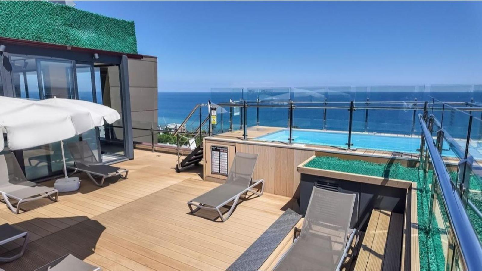 Mercure Trabzon Hotel Buitenkant foto Rooftop pool